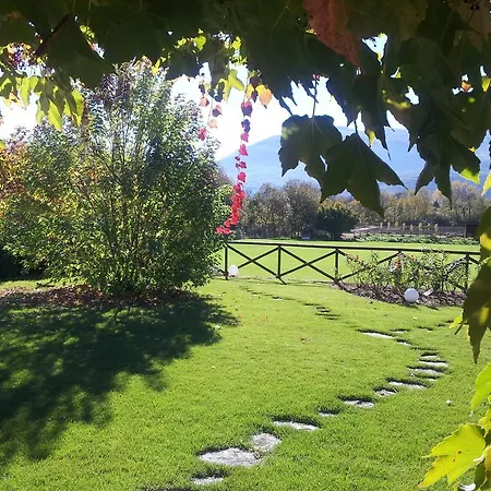 Casale Delle Rose Bed & Breakfast Raiano