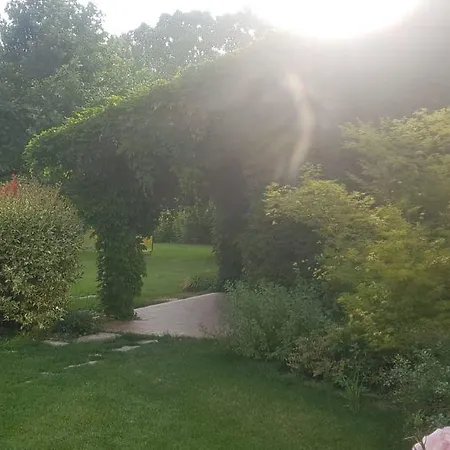 Casale Delle Rose Bed & Breakfast Raiano