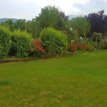 Casale Delle Rose Bed & Breakfast *